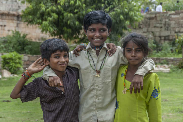 38 - India - Chittorgarh - jovenes